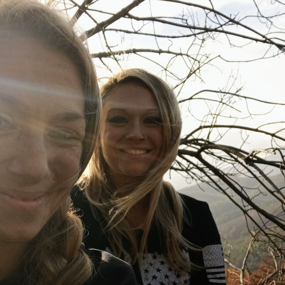 Meet your Posher, Kelly - Picture 2 of 3